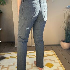 Levi's Women's Straight-Leg Jeans in Washed Gray